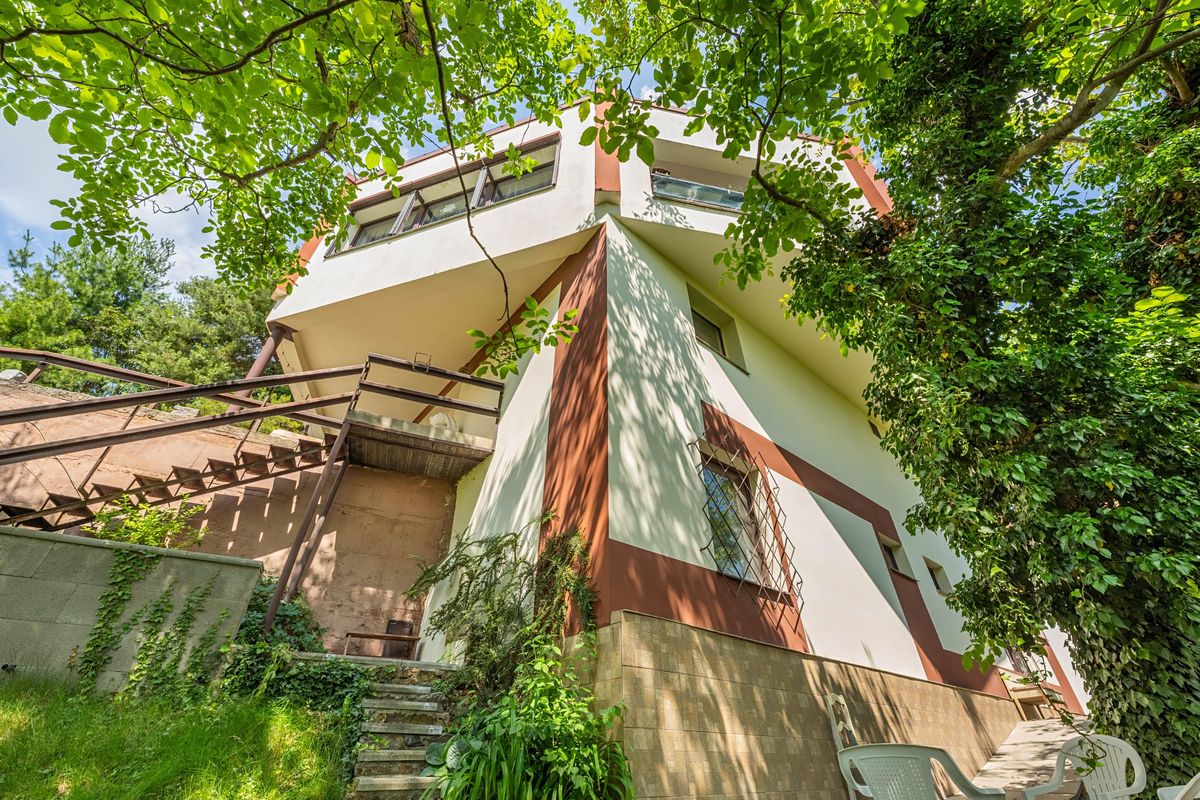 Prodej vily 460 m², pozemek 920 m² – fotografie 5