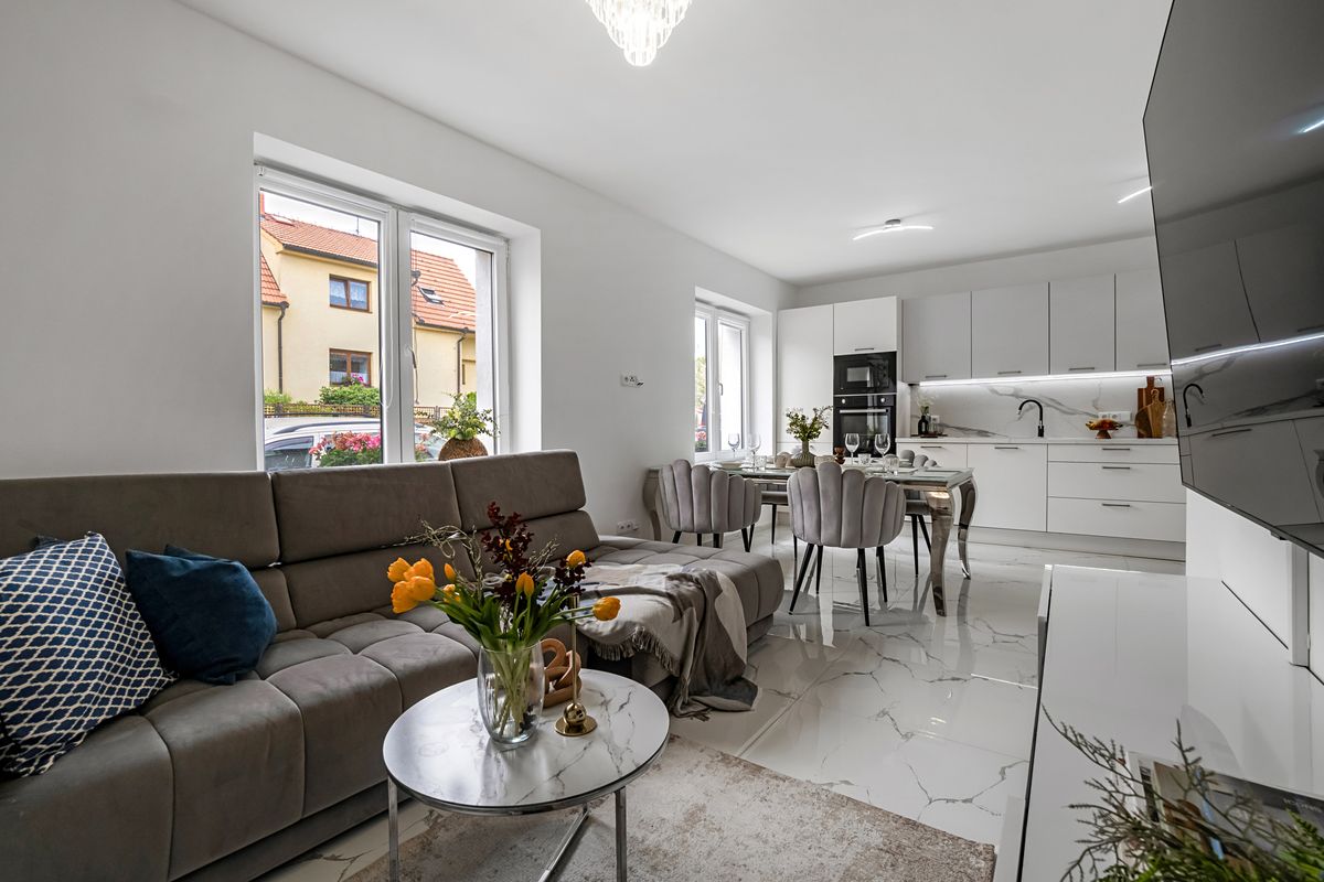 Prodej rodinného domu 98 m², pozemek 431 m² – fotografie 2