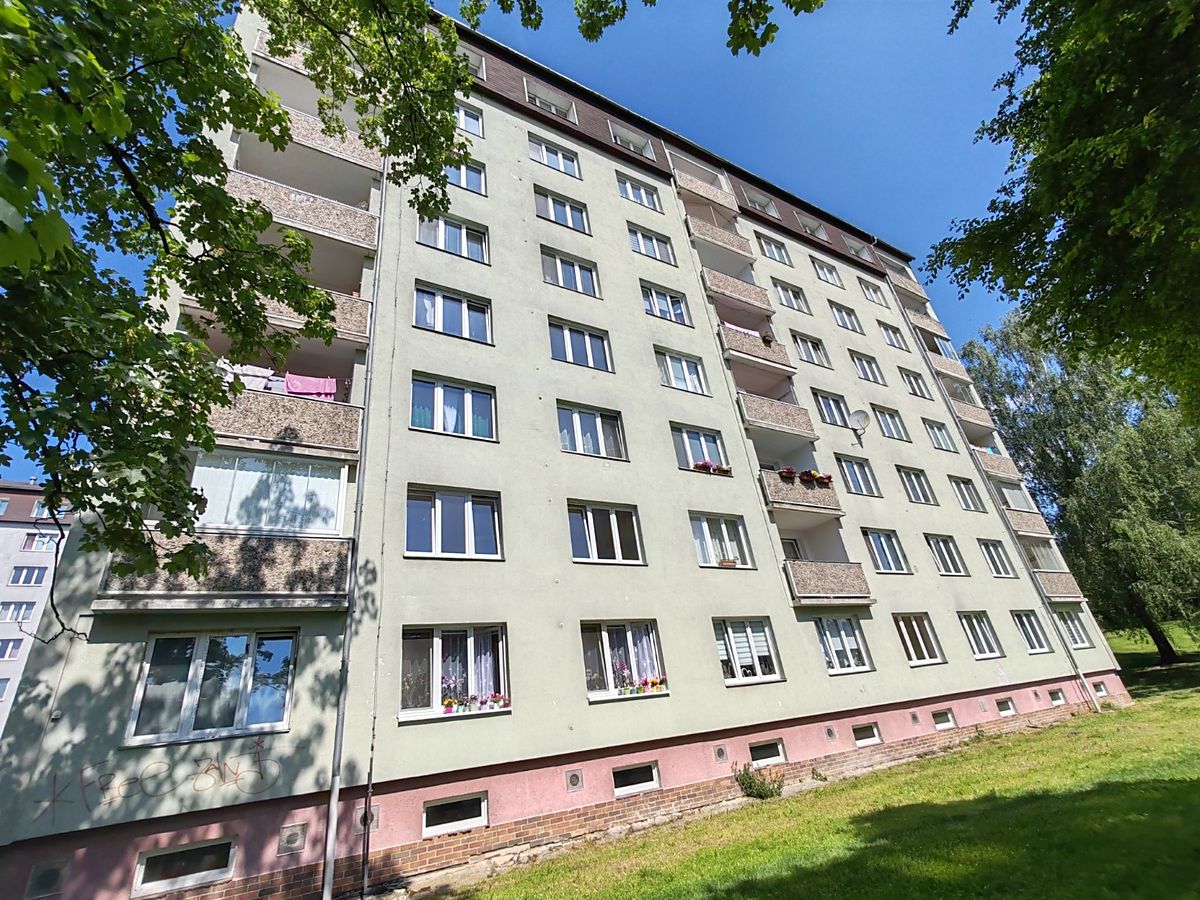 Prodej bytu 2+1 60 m², Milovice – fotka 1 z 3