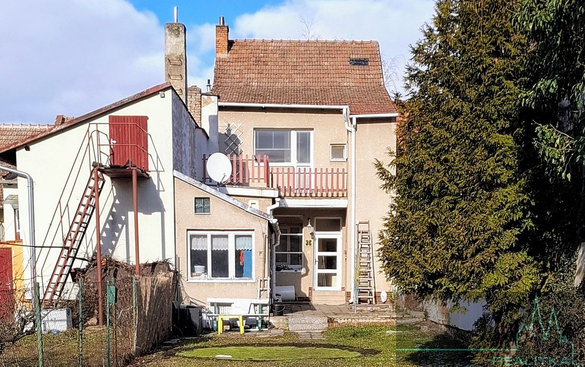 Prodej rodinného domu 100 m², pozemek 327 m²