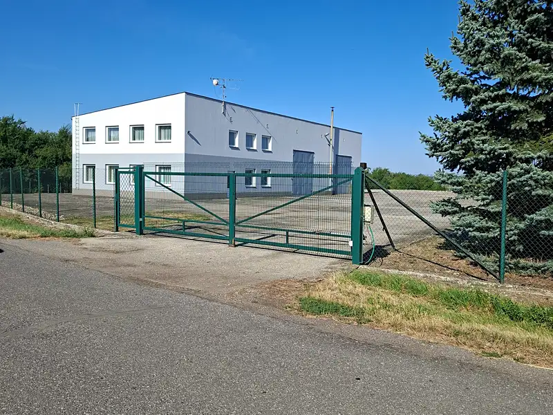 Prodej obchodního prostoru 341 m², Dolní Bousov – náhled fotky 2
