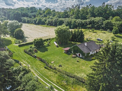 Prodej  zemědělské usedlosti 132 m², pozemek 30 106 m²