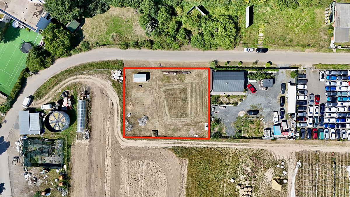 Pronájem komerčního pozemku 1215 m² – fotografie 4
