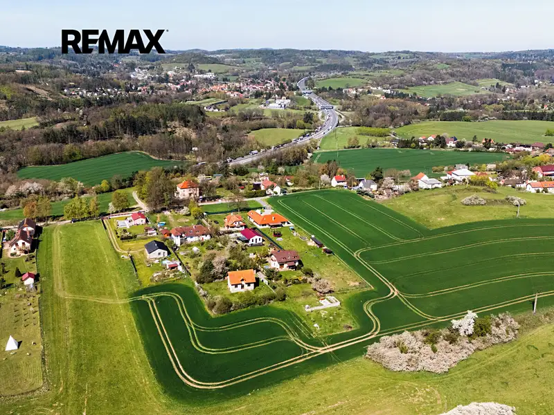 Prodej stavebního pozemku 1185 m², Hrusice – náhled fotky 3