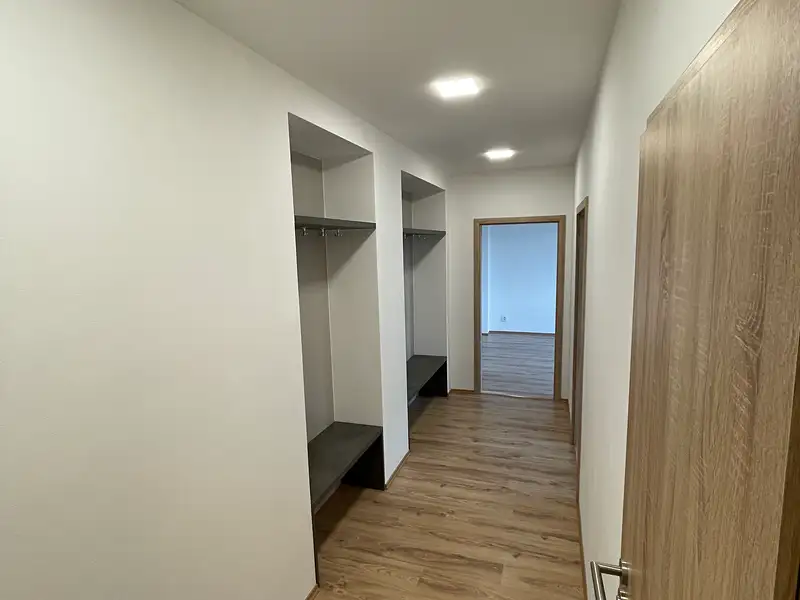 Pronájem bytu 2+1 60 m², Znojmo – náhled fotky 2