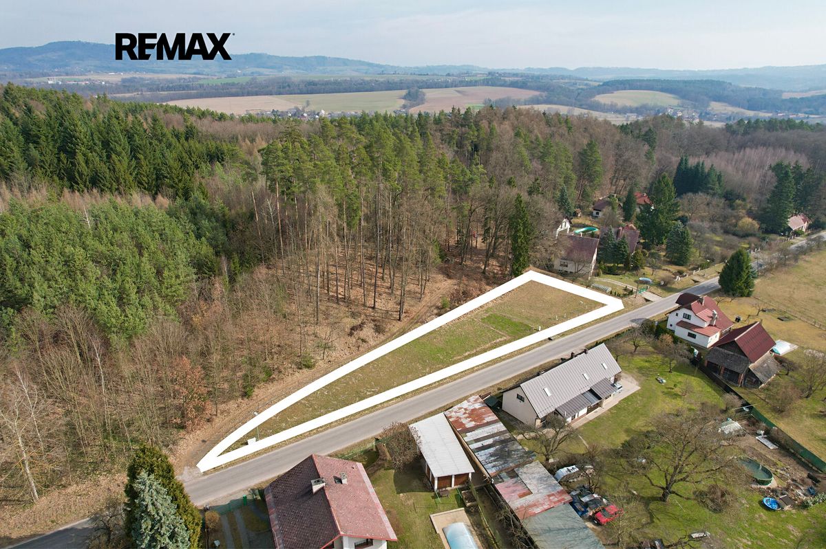 Prodej stavebního pozemku 1425 m² – fotografie 2