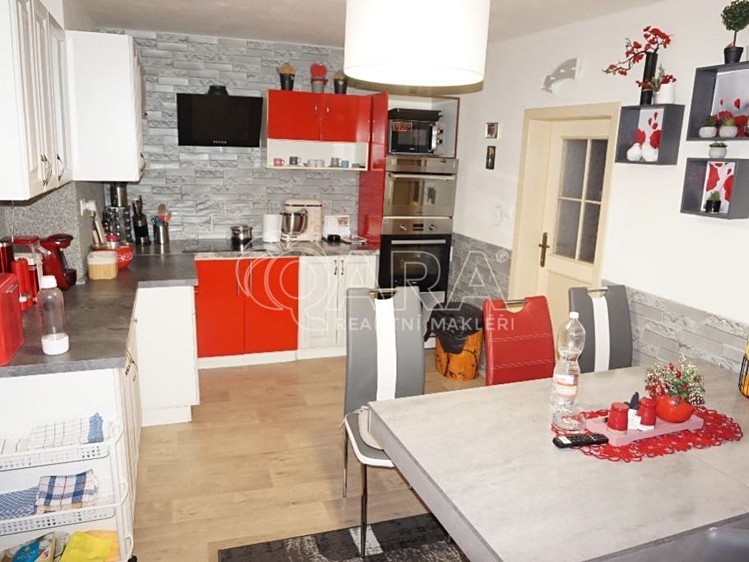 Haus zum Kauf, 150 m² (2 von 12)