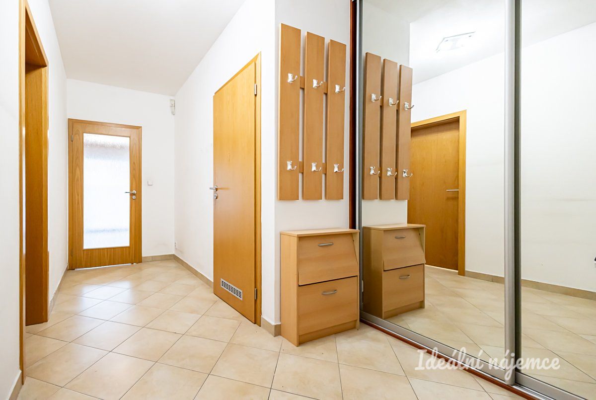 Pronájem bytu 1+kk 44 m² – fotografie 2