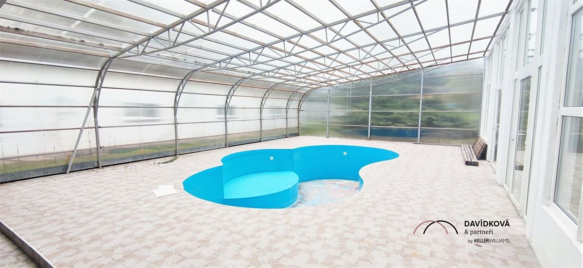 Prodej vícegeneračního domu 1085 m², pozemek 2112 m² – fotografie 3