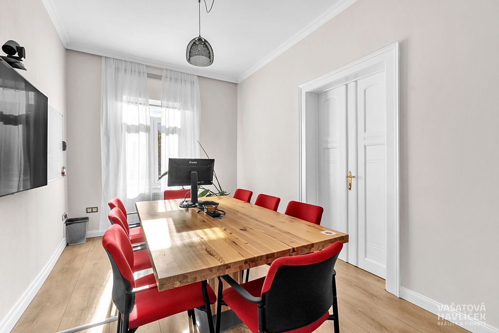 Pronájem obchodního prostoru 171 m²