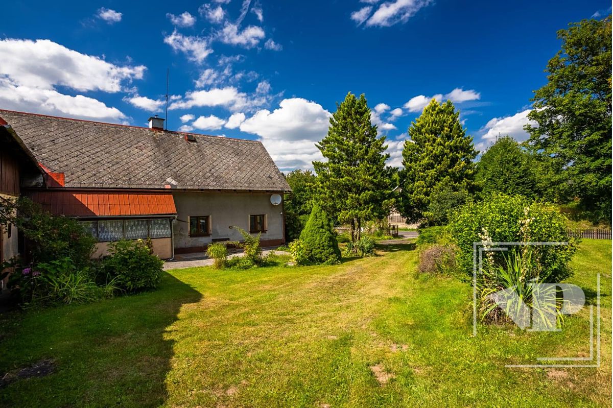 Prodej rodinného domu 180 m², pozemek 4000 m² – fotografie 2