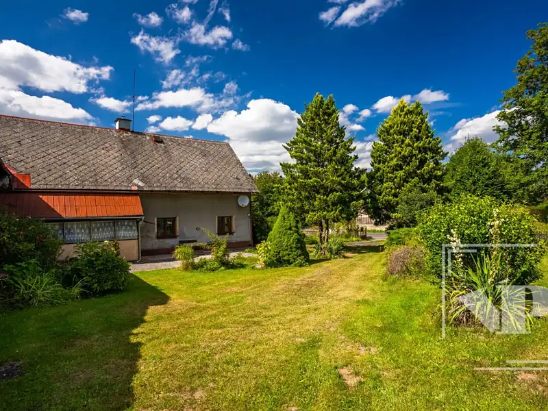 Prodej rodinného domu 180 m², pozemek 4000 m², Osečná – náhled fotky 2