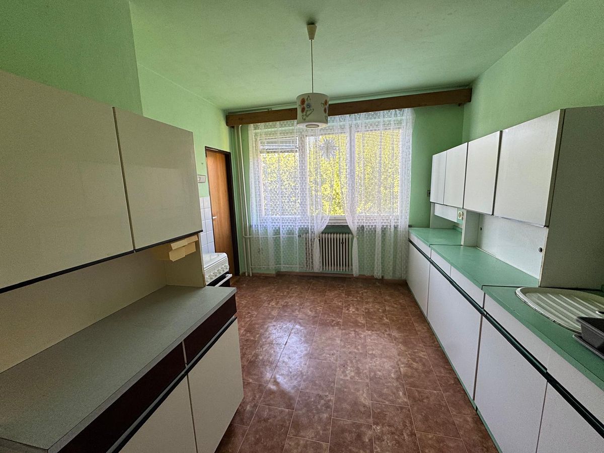 Prodej vícegeneračního domu 200 m², pozemek 800 m² – fotografie 4