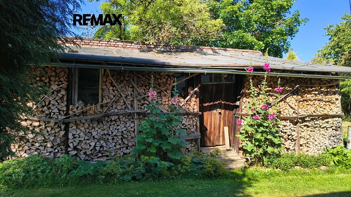 Prodej rodinného domu 334 m², pozemek 2200 m² – fotografie 3