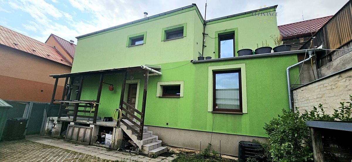Prodej rodinného domu 235 m², pozemek 245 m² – fotografie 2