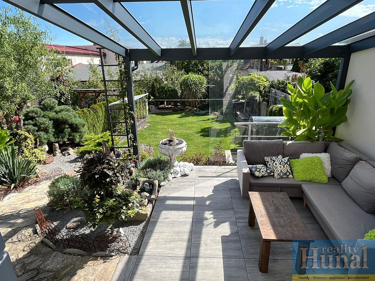 Pronájem bytu 2+kk 61 m² – fotografie 3