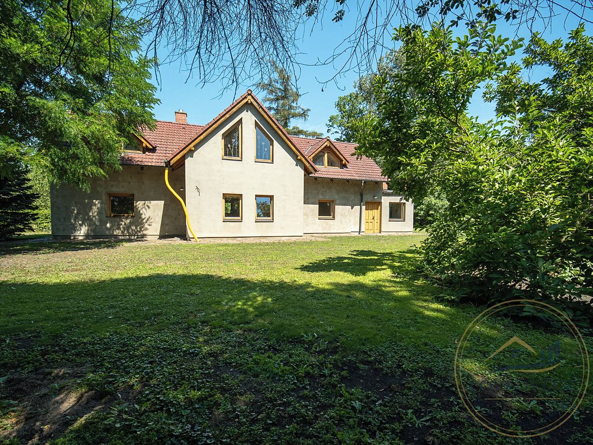 Prodej rodinného domu 188 m², pozemek 1718 m² – fotografie 2