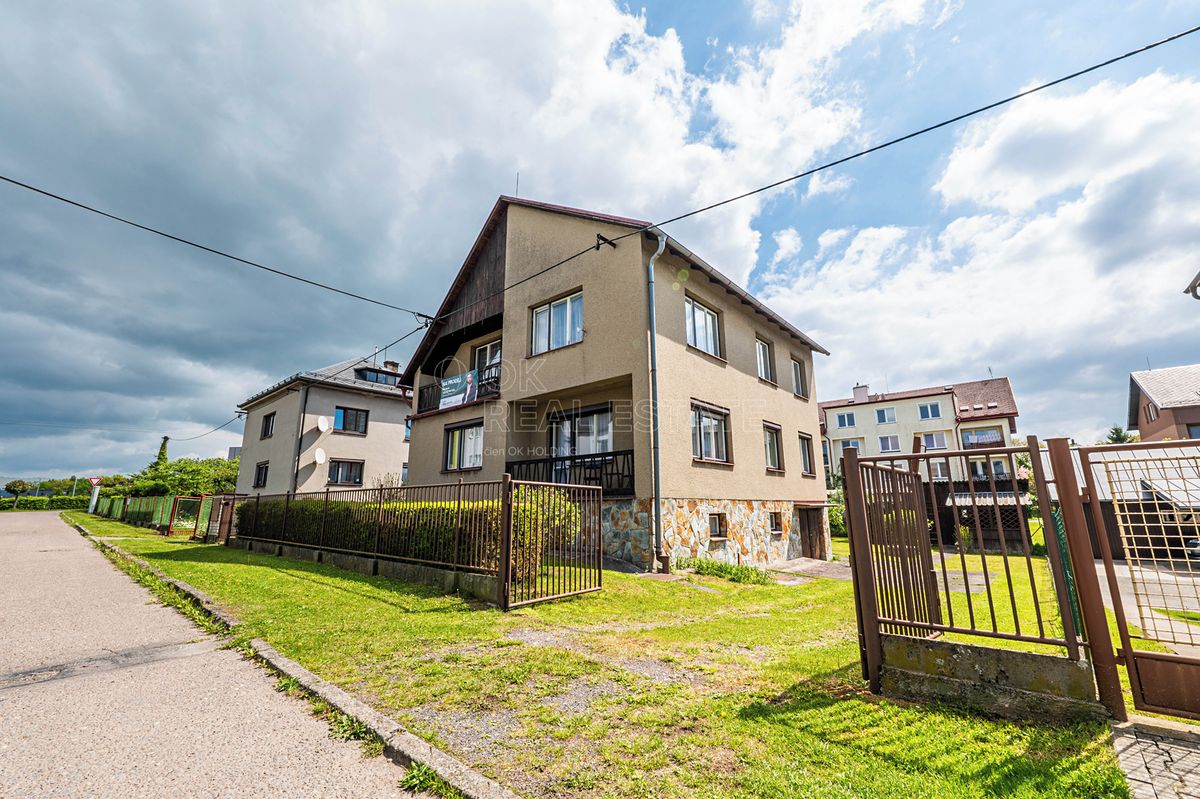 Prodej rodinného domu 200 m², pozemek 538 m² – fotografie 2