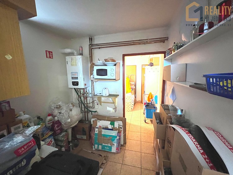 Комерційне приміщення на продаж, 370 м² (21 з 42)