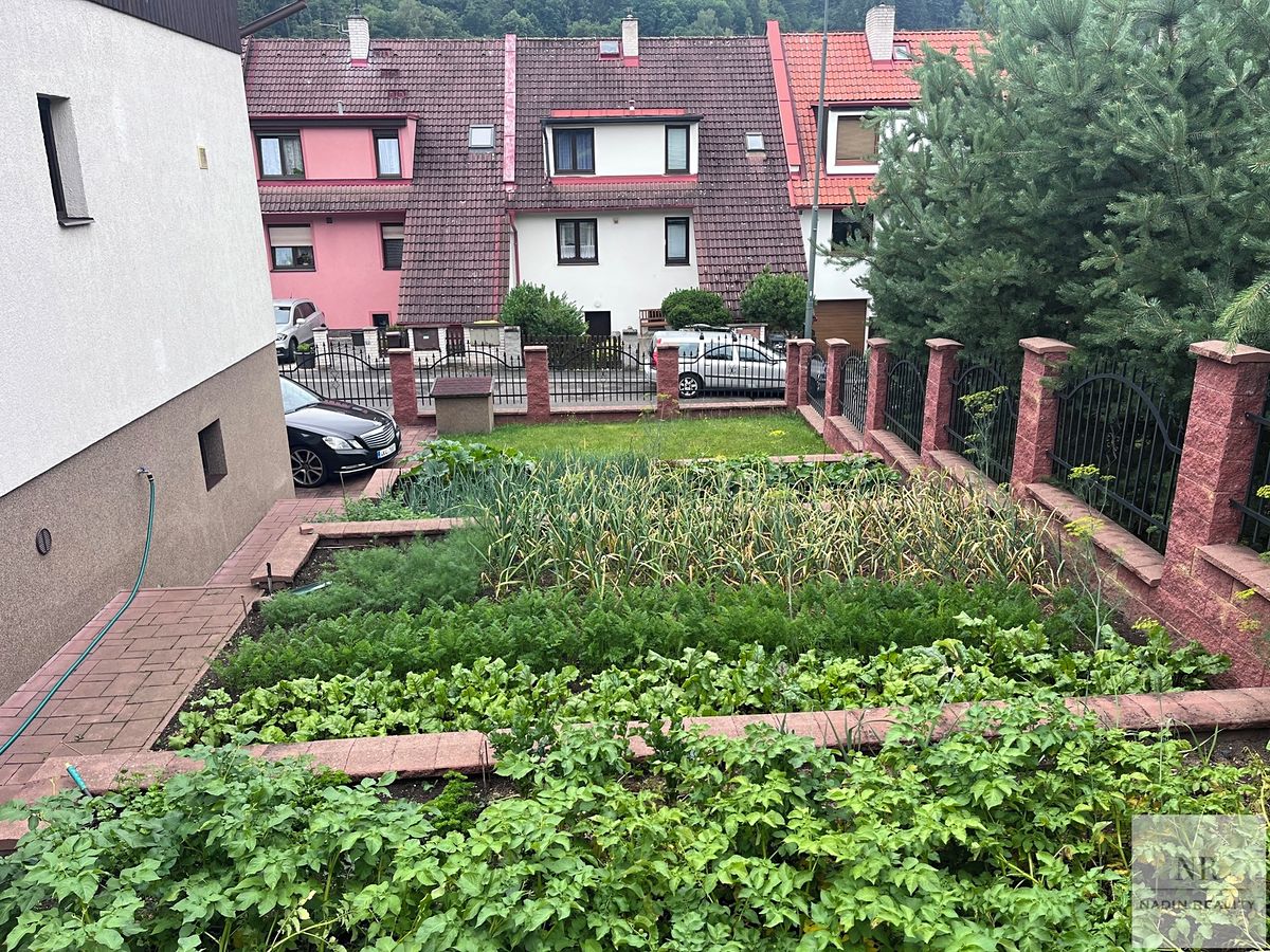 Prodej rodinného domu 160 m², pozemek 663 m² – fotografie 3