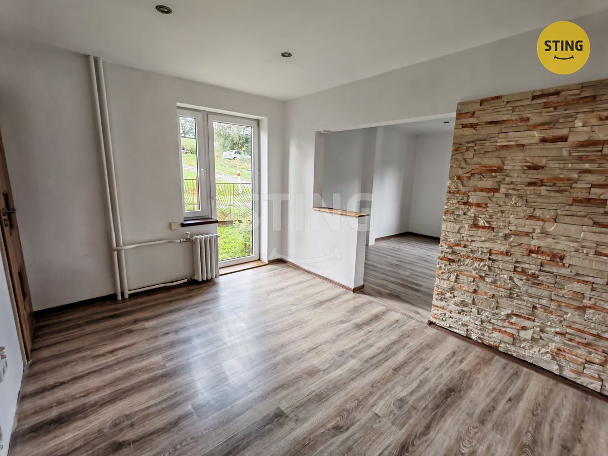 Prodej rodinného domu 240 m², pozemek 806 m² – fotografie 5