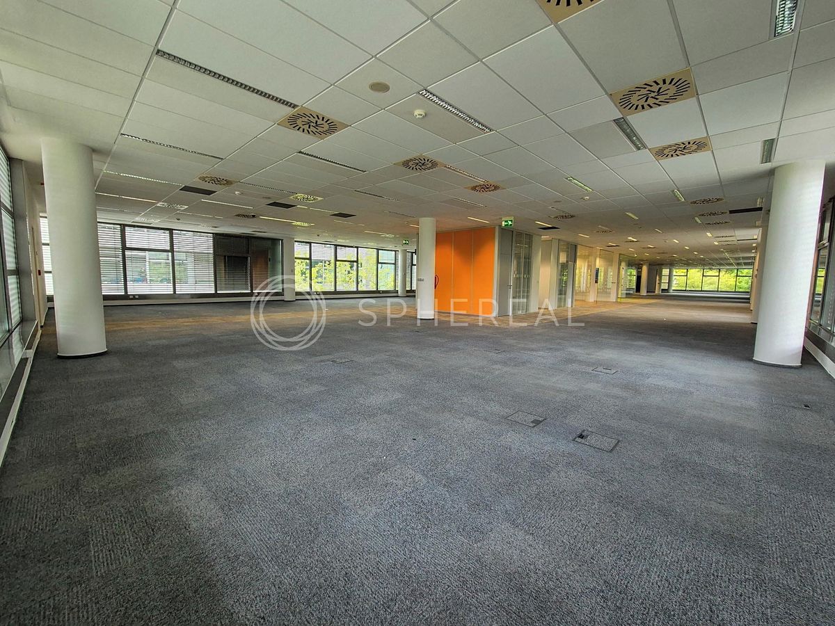 Pronájem kanceláře 1000 m² – fotografie 5