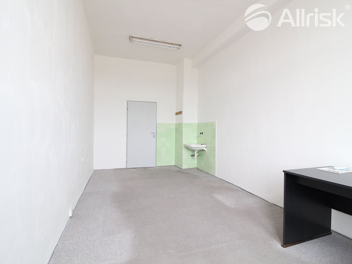 Pronájem kanceláře 36 m² – fotografie 4