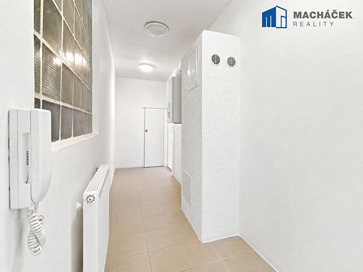 Комерційне приміщення на продаж, 350 м² (31 з 60)