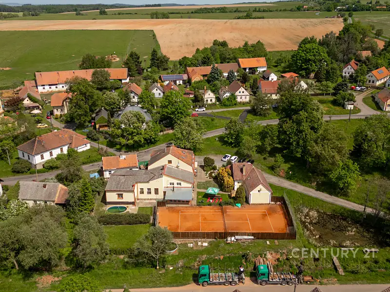 Prodej ubytovacího zařízení 430 m², Jesenice – náhled fotky 2