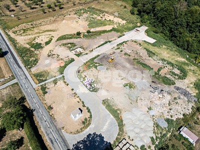 Prodej  komerčního pozemku 2 983 m²