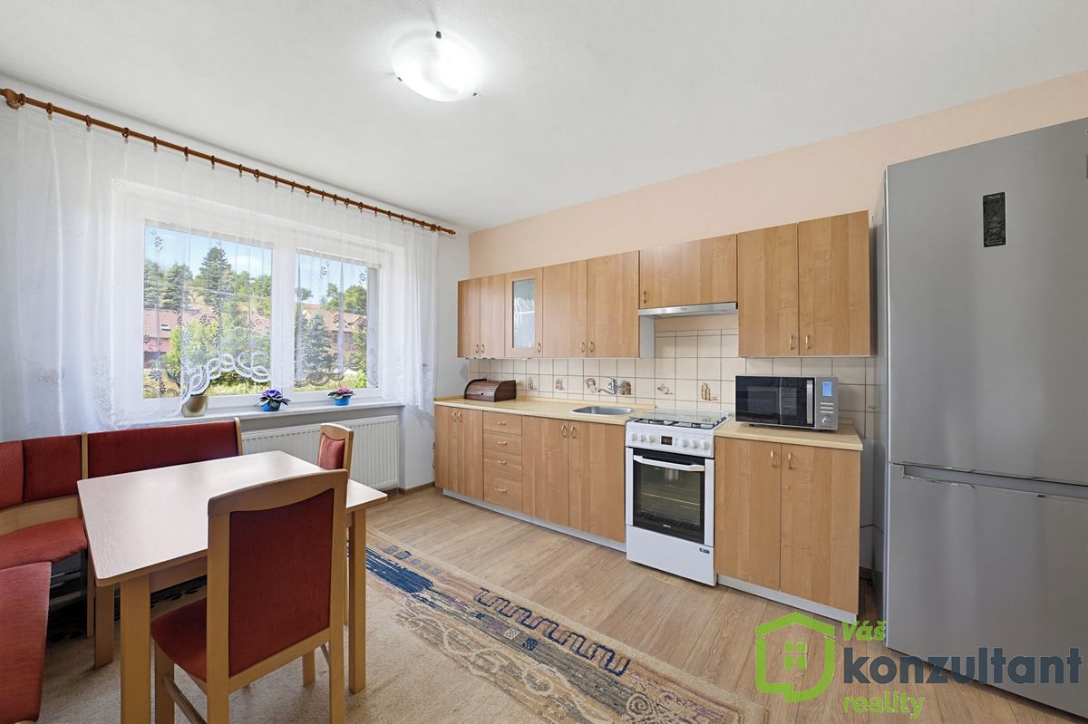 Prodej rodinného domu 241 m², pozemek 228 m² – fotografie 4