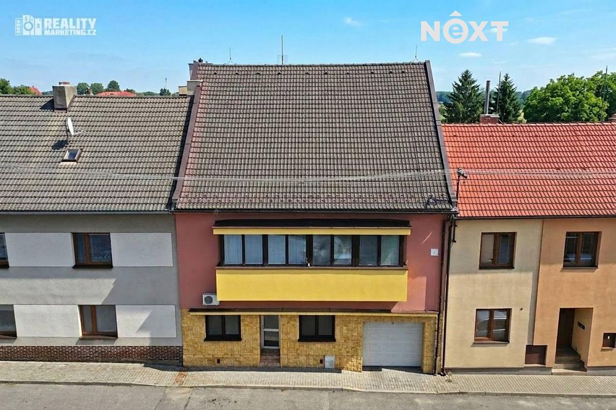 Prodej rodinného domu 300 m², pozemek 1427 m²