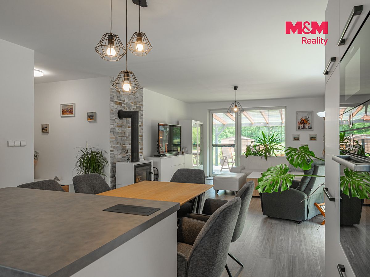 Prodej rodinného domu 121 m², pozemek 1169 m² – fotografie 3