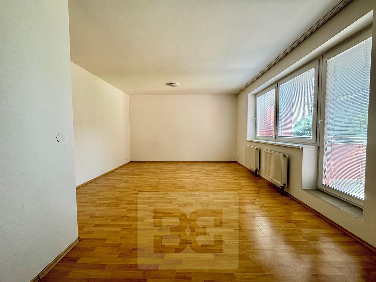 Pronájem bytu 2+kk 69 m² – fotografie 2
