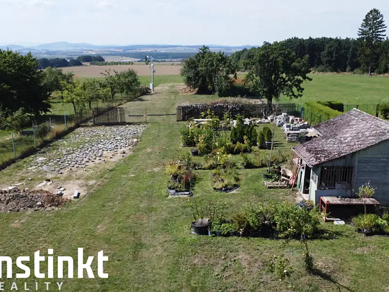 Prodej stavebního pozemku 4254 m², Chlumčany – náhled fotky 2