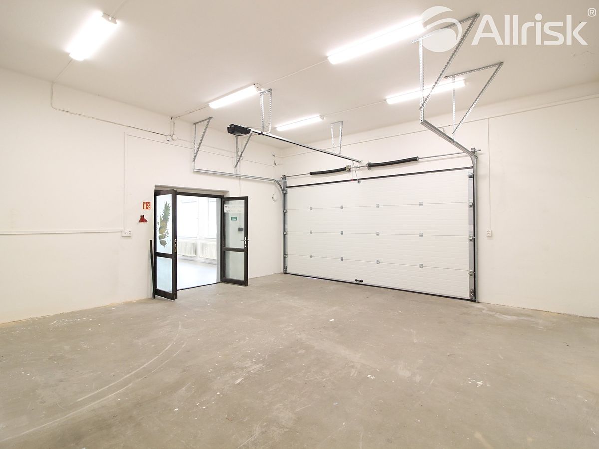 Pronájem výrobní haly, prostoru 156 m²