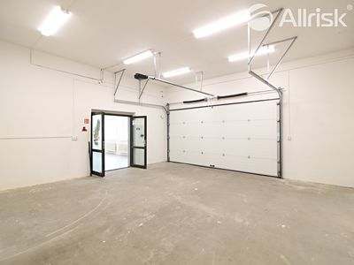 Pronájem výrobní haly, prostoru 156 m²
