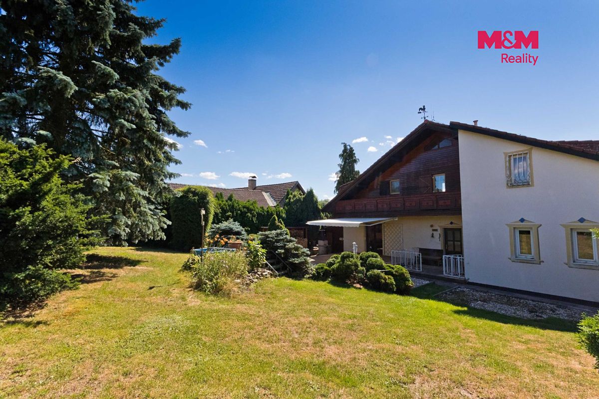 Prodej rodinného domu 202 m², pozemek 554 m² – fotografie 2
