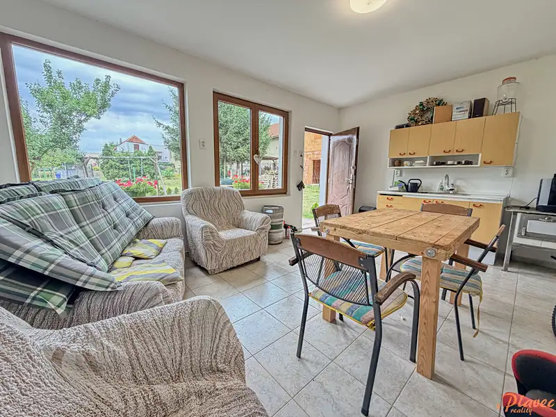 Pronájem obchodního prostoru 22 m², Holubice – náhled fotky 2