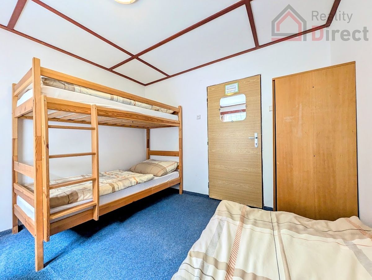 Prodej vícegeneračního domu 280 m², pozemek 512 m² – fotografie 3