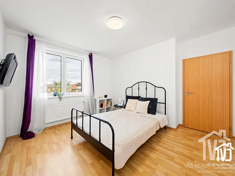 Prodej rodinného domu 102 m², pozemek 200 m², Králův Dvůr – náhled fotky 2