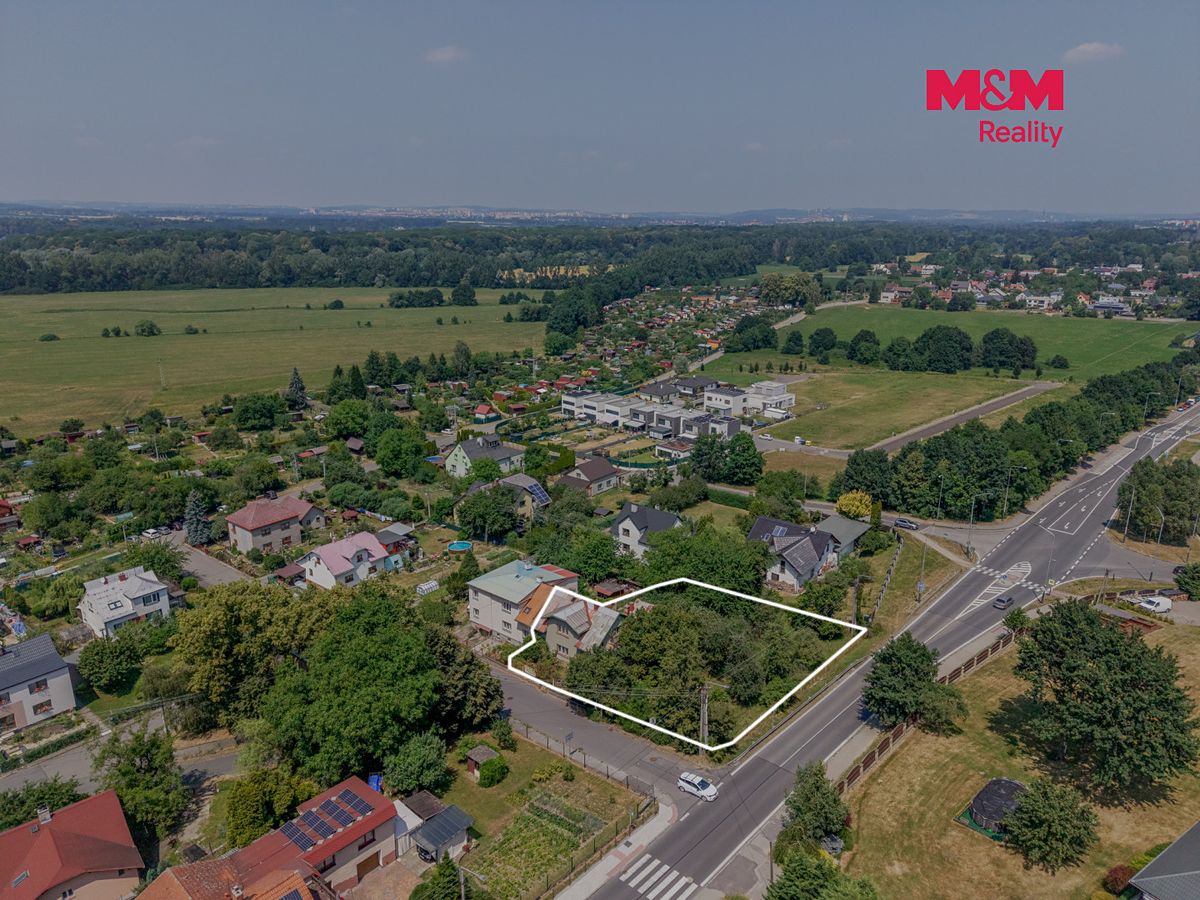 Prodej rodinného domu 206 m², pozemek 1247 m² – fotografie 2