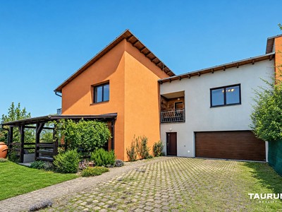 Prodej  rodinného domu 249 m², pozemek 774 m²