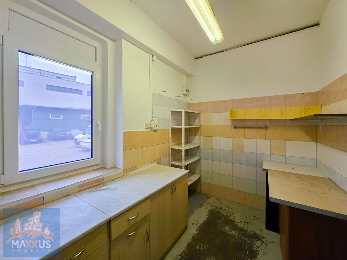 Pronájem výrobní haly, prostoru 220 m² – fotografie 3