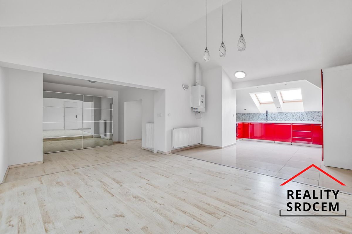 Pronájem bytu 3+kk 130 m² – fotografie 4