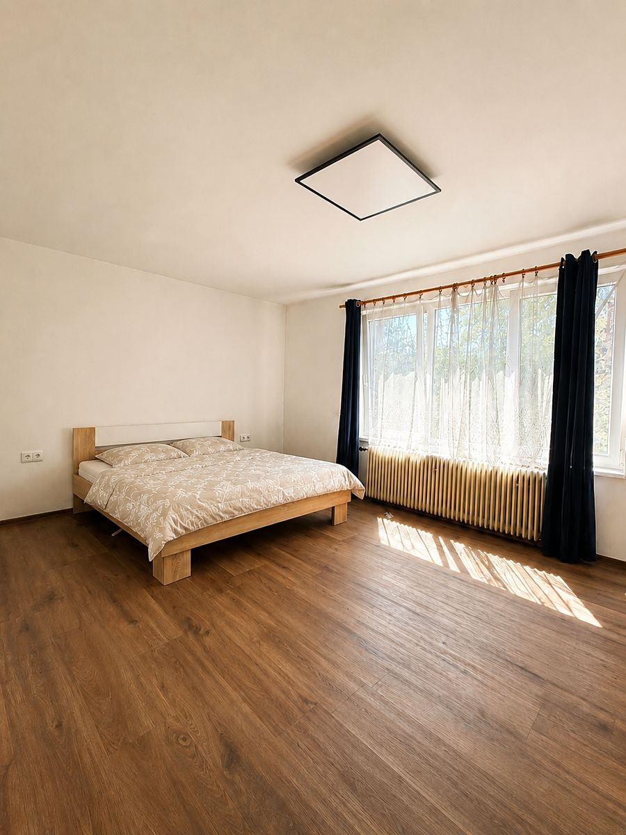 Prodej rodinného domu 250 m², pozemek 1200 m² – fotografie 2