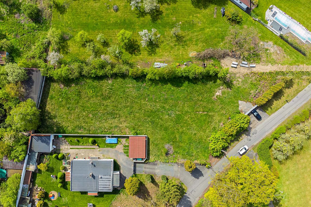 Prodej stavebního pozemku 2584 m²