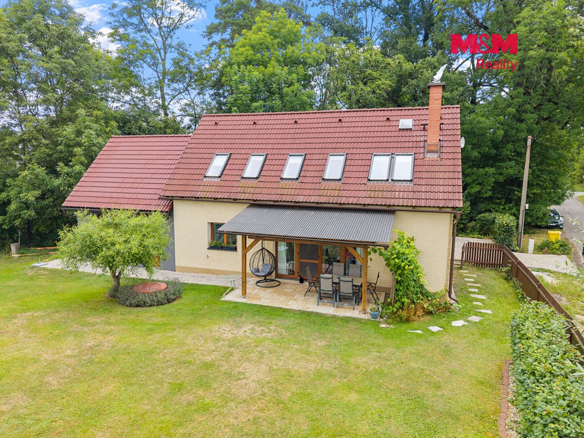Prodej rodinného domu 115 m², pozemek 1779 m² – fotografie 3