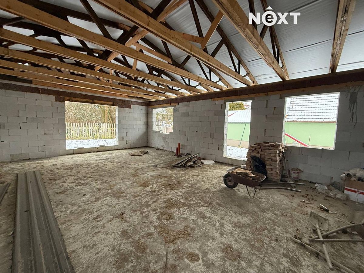 Prodej rodinného domu 297 m², pozemek 385 m² – fotografie 5