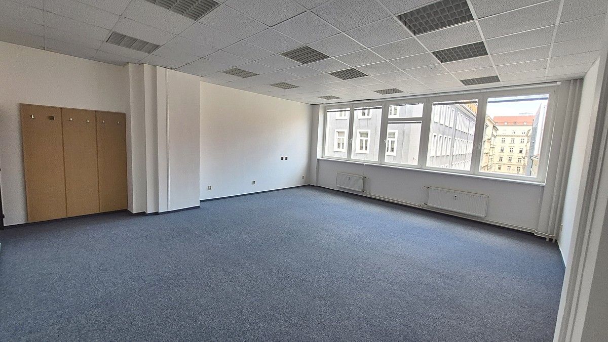 Pronájem kanceláře 153 m²